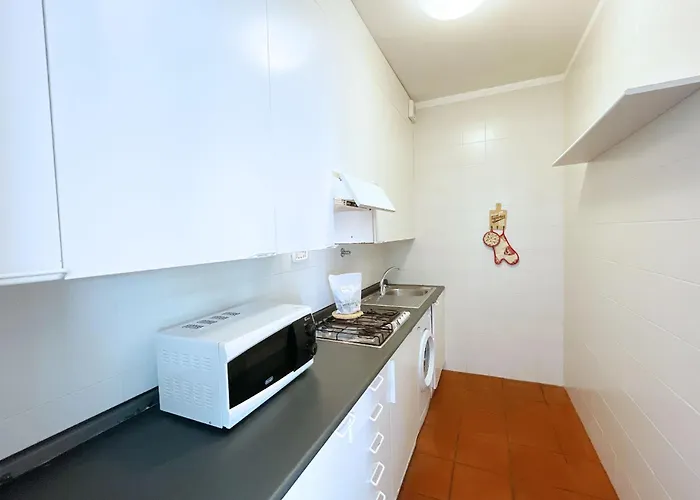 Sant'anna Del Volterraio - Strada Maestra 56 * Bagnaia (Livorno)